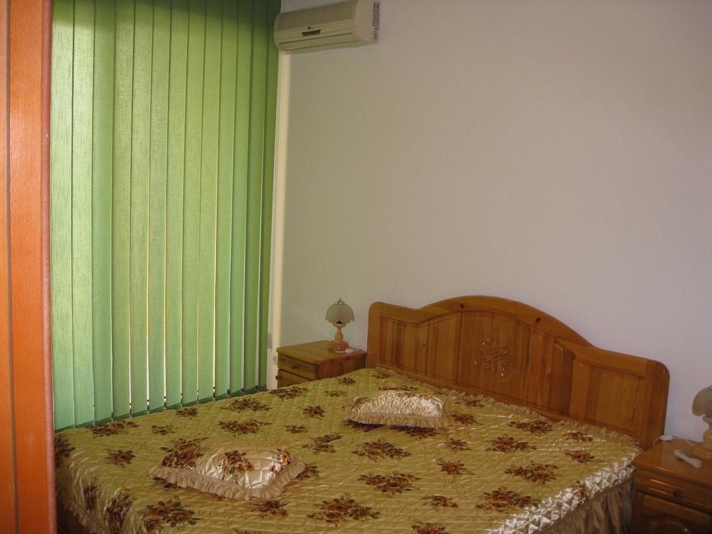 Elias Apartment Golden Sands Bagian luar foto