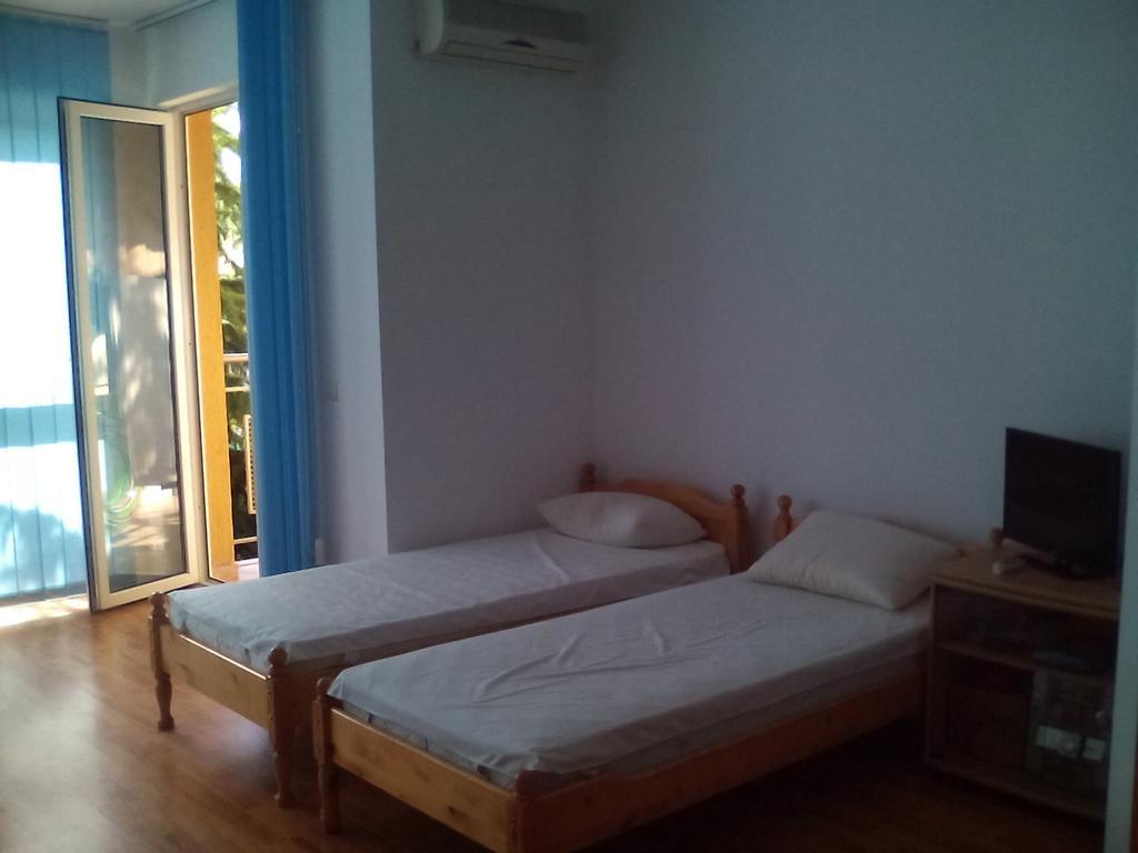Elias Apartment Golden Sands Bagian luar foto
